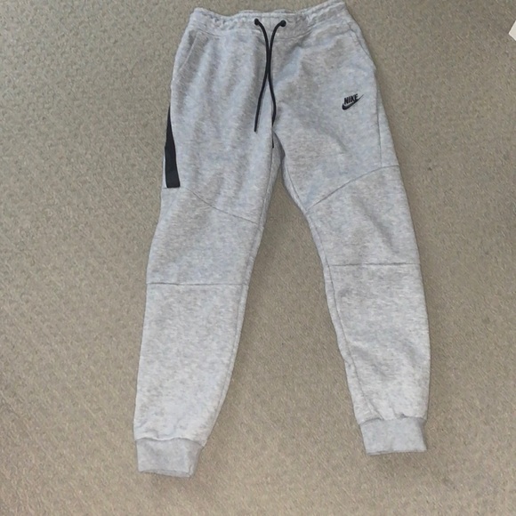 Nike tech pant - Picture 1 of 4